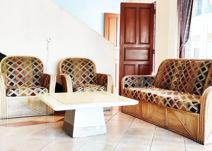 Hotel Salma Syariah Mitra Reddoorz Near Terminal Baru Kediri