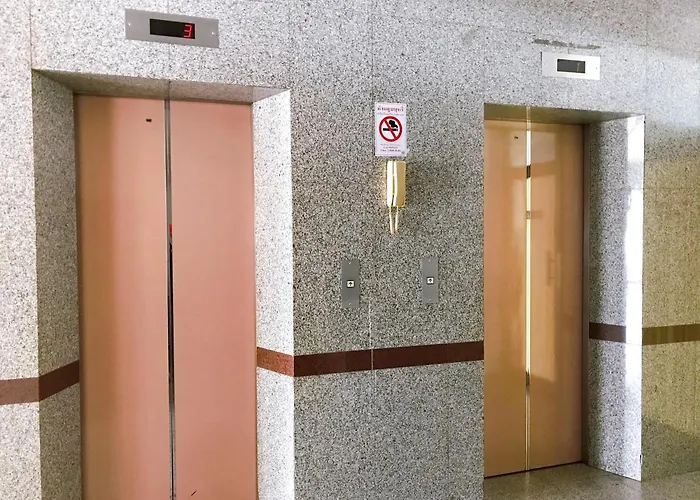 Maneerote Hotel