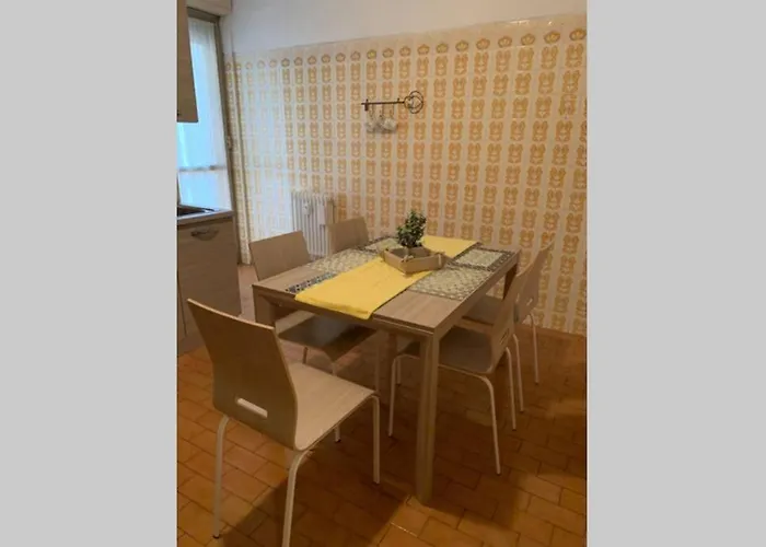 Lario Promenade: Family Friendly Apartment In Como