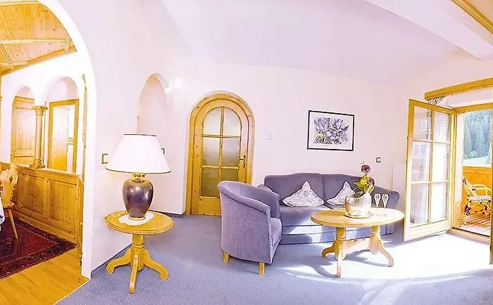 Traumhotel Liebes Rot-Fluh