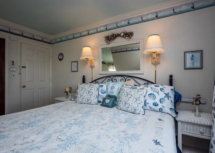 A Cape Cod Ocean Manor Inn