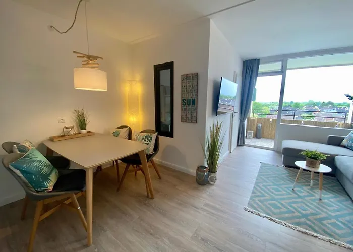 Stylische Ferienwohnung TOP LAGE am Hafen, Strand und Meer