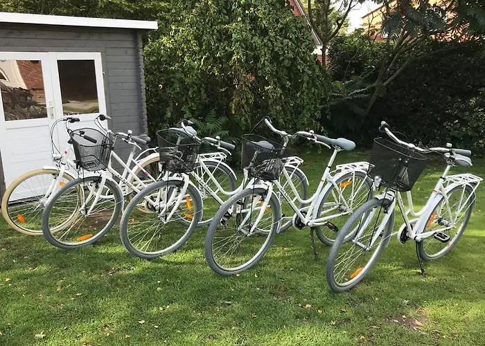 Ferienwohnung „De Peerstall“ mit Fahrrädern, Husum