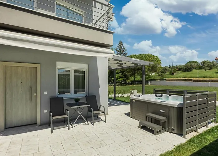 V Luxury Apartments Posidi
