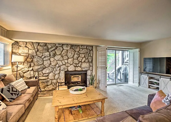 Hot Tub Access: Mammoth Lakes Nature Escape!