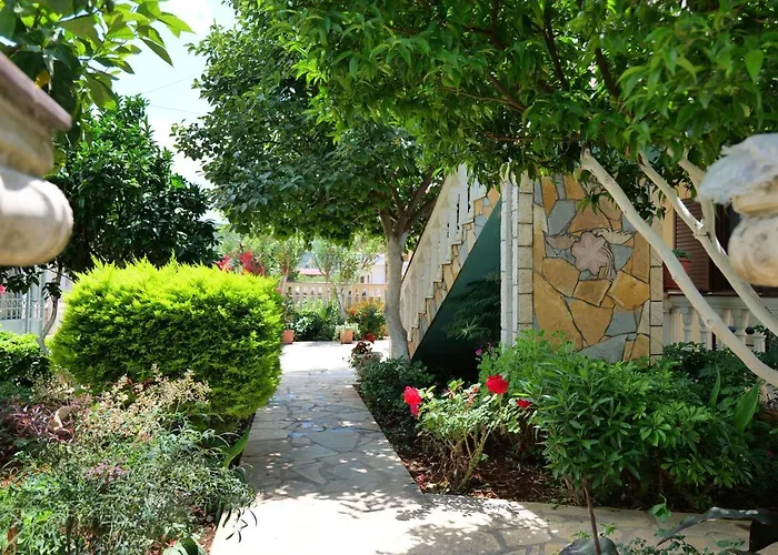Garden Villa Dhesara