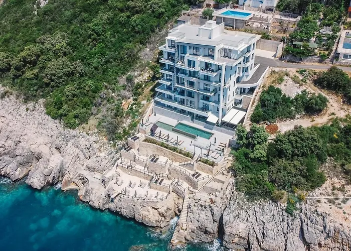 Dollaku Seafront Apartments