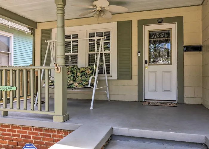 Cozy Gulfport Home: Walk To Beach, Marina & Casino