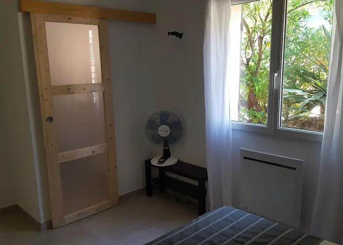 Appartement Rez De Jardin Avec Piscine