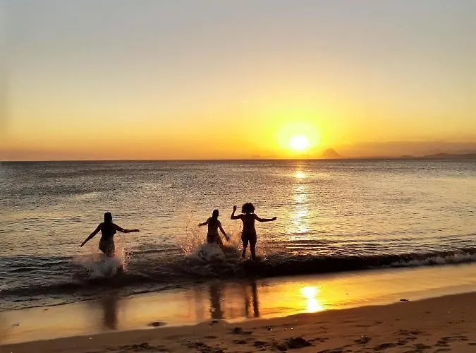 Ótimo apartamento na Praia dos Castelhanos com Wi-Fi