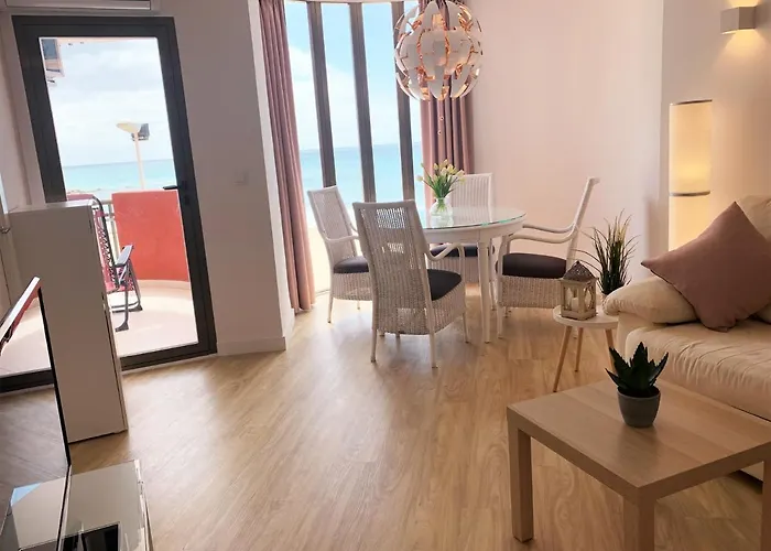 Appartement in erster Linie mit Meerblick