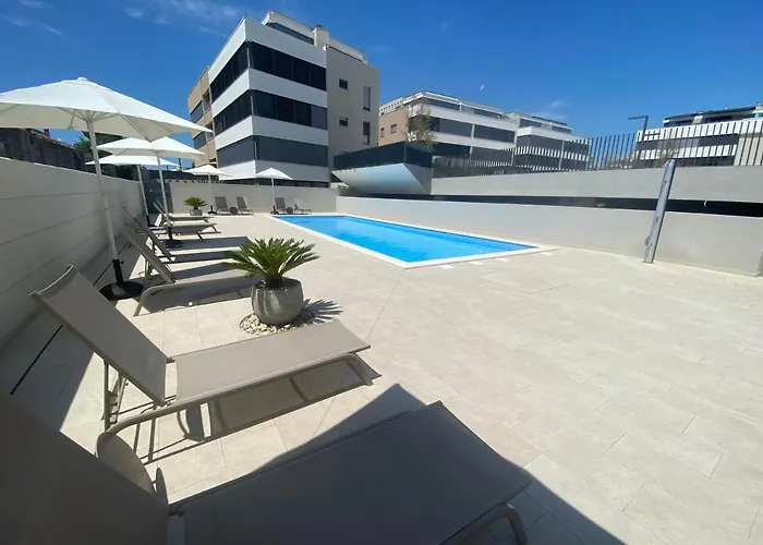 The View Luxury Residence With Pool