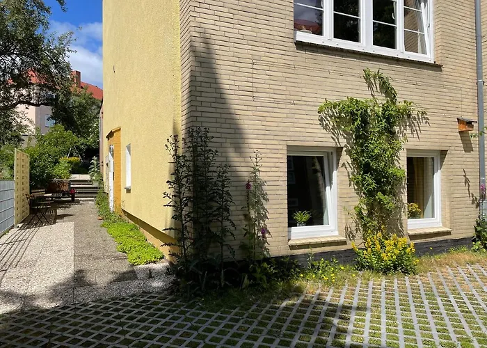 Gemütliche sanierte 1 Zimmer Wohnung mit privatem Parkplatz im Zentrum