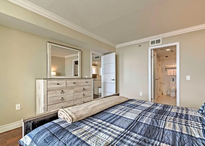Private Beach Access: Hudson Resort Condo!