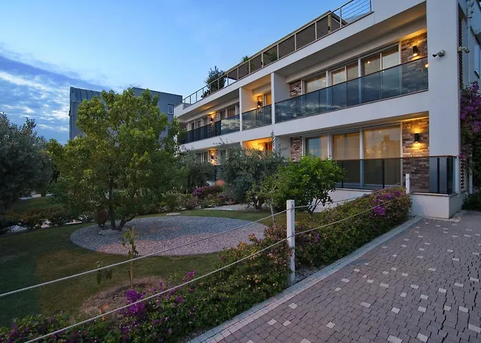 Elia Apartments