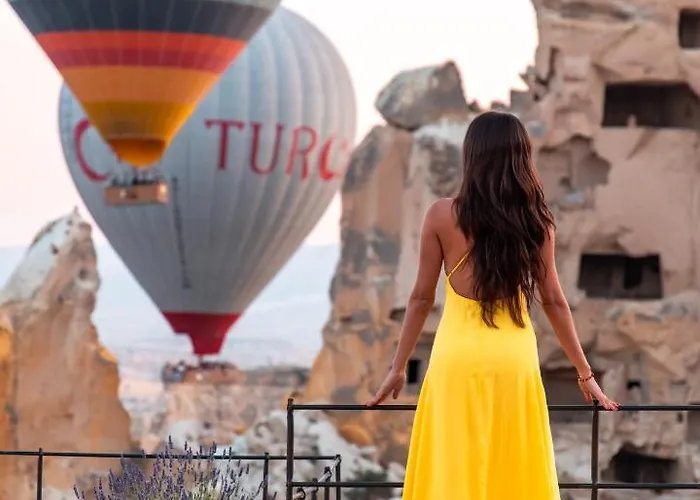 Seki Cave Hotel, Wake Up To Hot Air Balloons