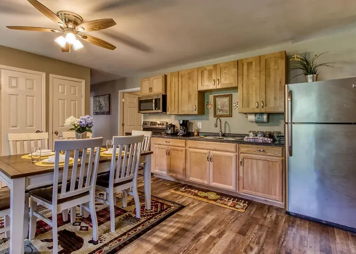 Fun & Games By Honeybearcabins 2Br/1Ba Sleeps 7