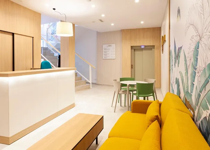 Apartamentos Mayal Con Piscina