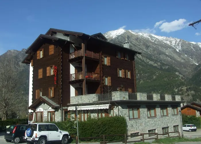 Hotel Mont Nery Challand-Saint-Anselme