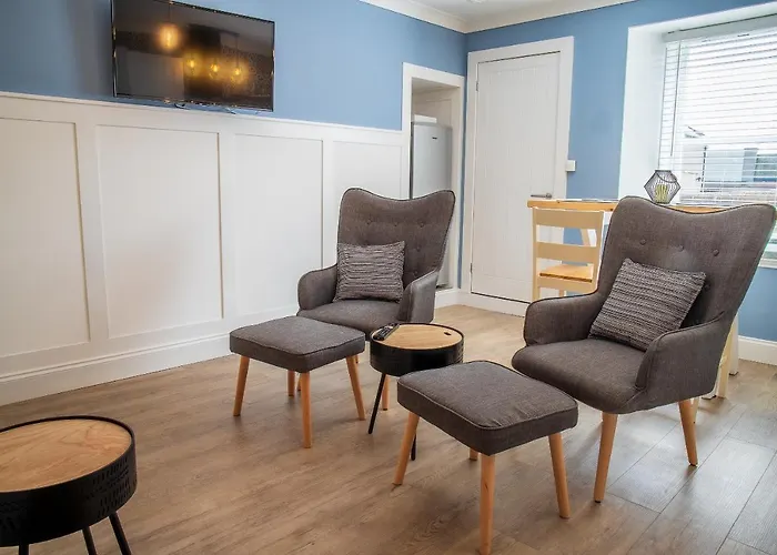 Great Glen Way Canal Side Apartment