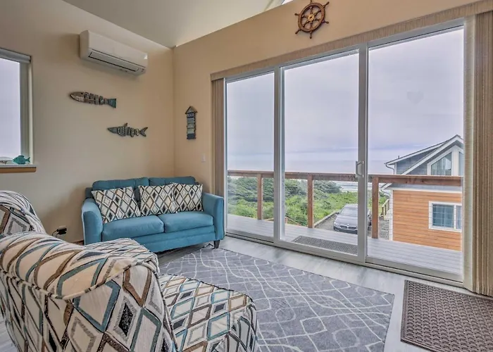 Yachats Gem W/ Private Beach Access, Views