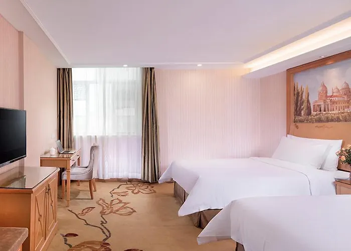 Vienna Hotel Qingyuan Yingde Guangming Road