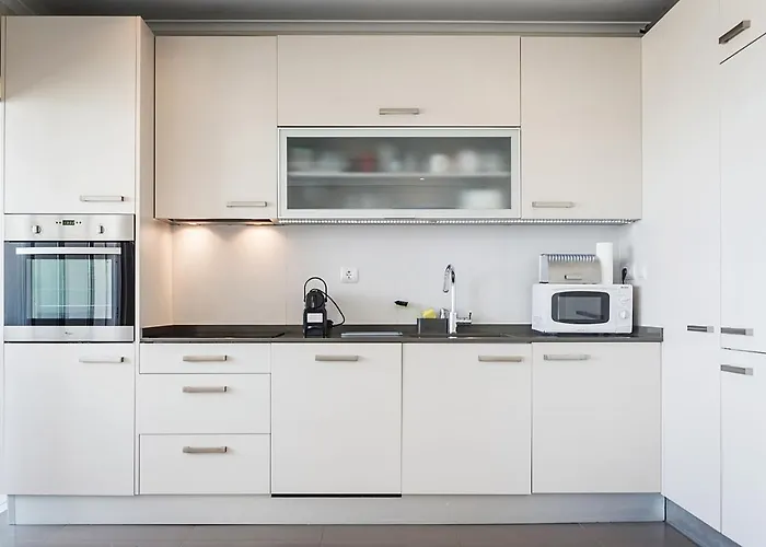 Amazing Apartment In Costa Da Caparica