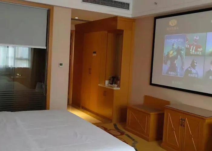 Vienna Hotel Huiyang Sanhe Square