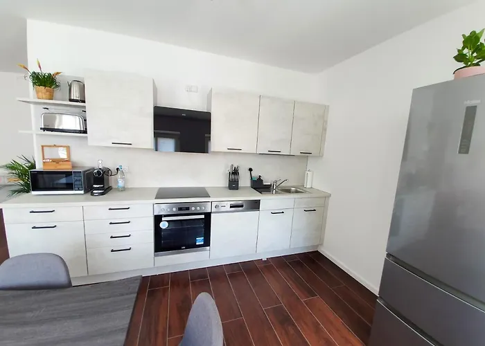PB Ferienwohnungen - FeWo 7 - Stilvoll eingerichtetes Apartment im Herzen Senftenbergs
