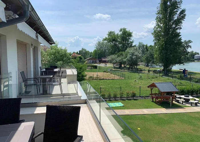 Balatonboglar - Golden Bridge Apartments