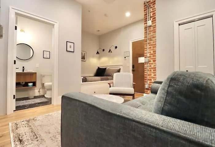 The Queen Suite At Prince Street Inn