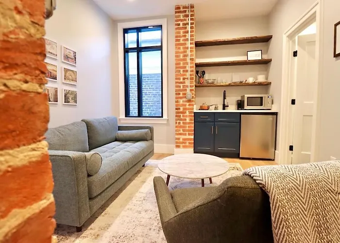 The Prince Suite At Prince Street Inn