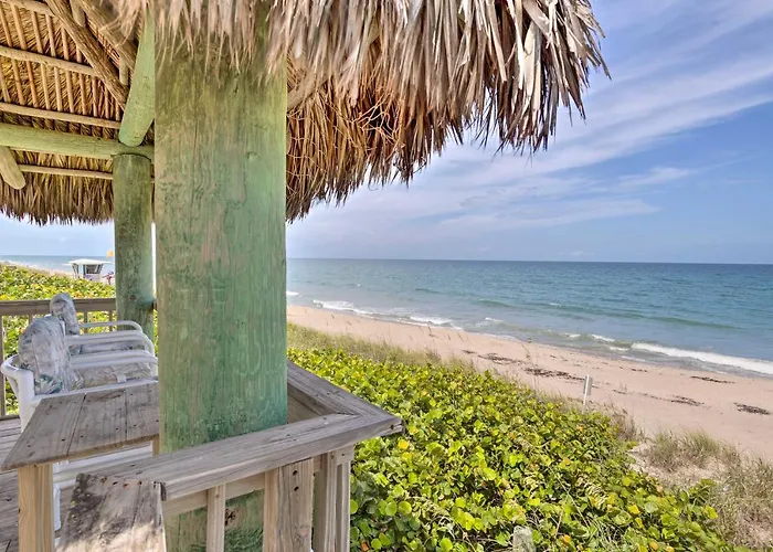 Boat Lovers Paradise: Walk To Private Beach!