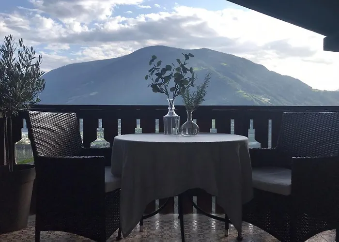 Villa Corazza-Bezauberndes Appartment+ Schwimmbad