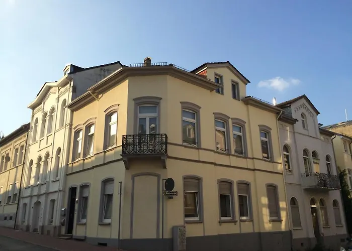 Großes und helles Innenstadt Apartment - Ferienwohnung