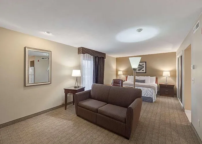 Eastland Suites Hotel & Confer