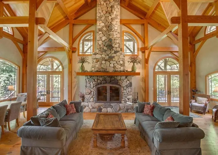 Snowgrass Lodge - A River & Mountain Retreat