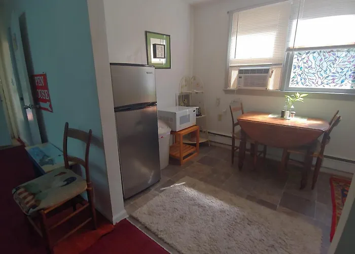 Va Beach Zen Tree House Style Studio F