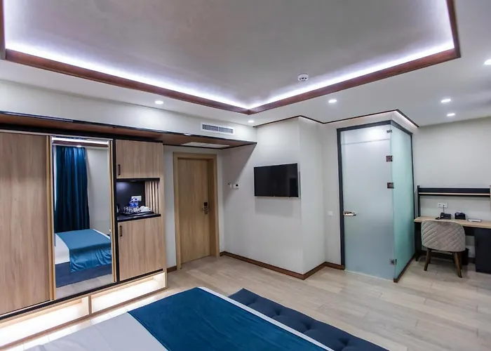 Art Deluxe Hotel