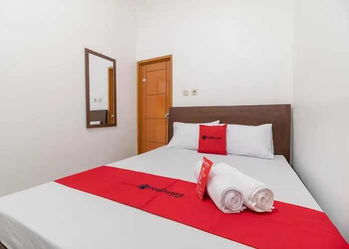 Reddoorz Syariah Near Summarecon Mall Bekasi
