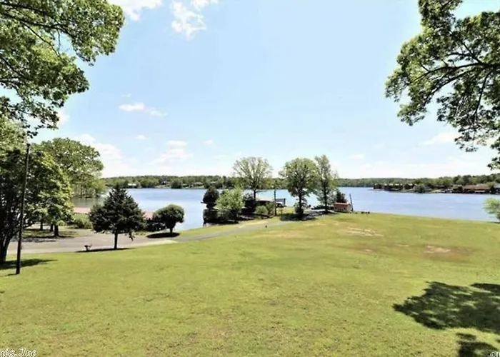 Lakefront 7 Min To Oaklawn & 10 Min To Downtown Str License #A22-0004