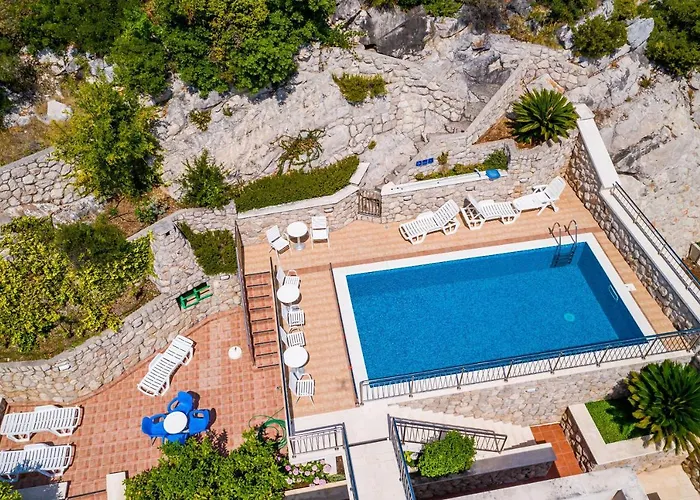 Villa Borna Apartments With Free Parking