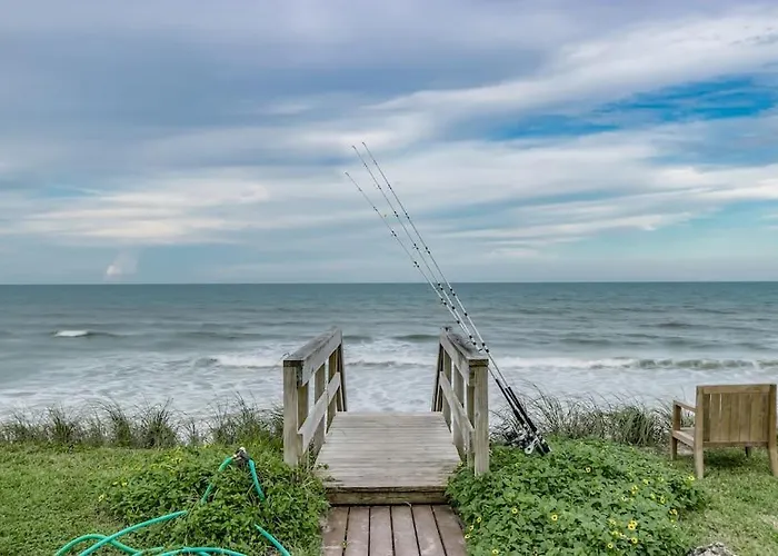 Oceanfront Elegance: 6BR Beach House with Hot Tub & Views