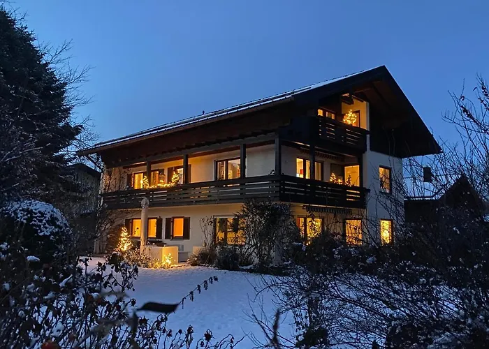 Charmantes Garten-Apartment: Erholung im Chiemgau