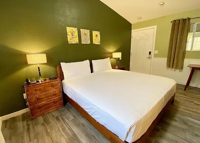 Europa Inn & Suites