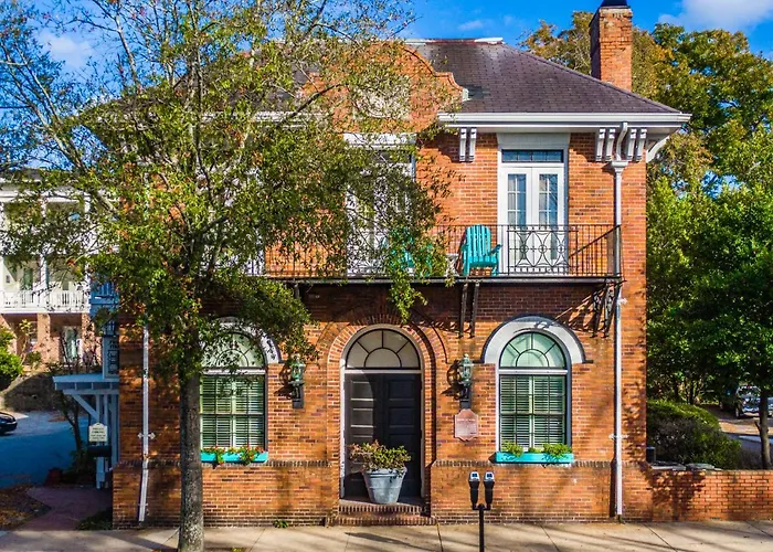 The Front Street Inn