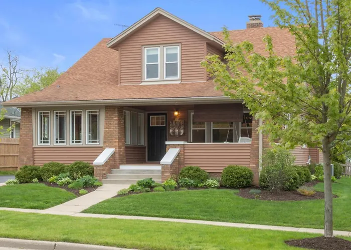 Gorgeous Downtown Bungalow, Walk Everywhere!!!