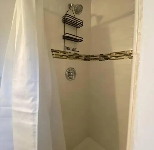 Spectacular Location Two Bedroom State Circle Apartment