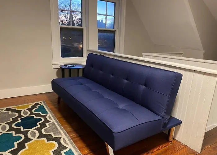 Spectacular Location Two Bedroom State Circle Apartment