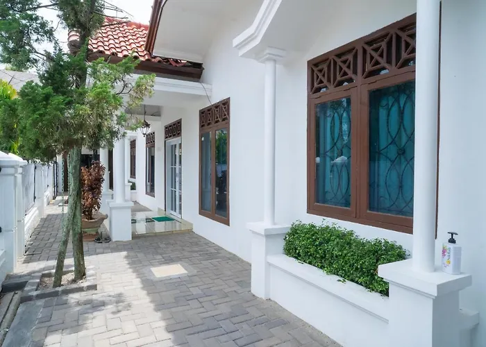 Reddoorz Near Bundaran Ciceri